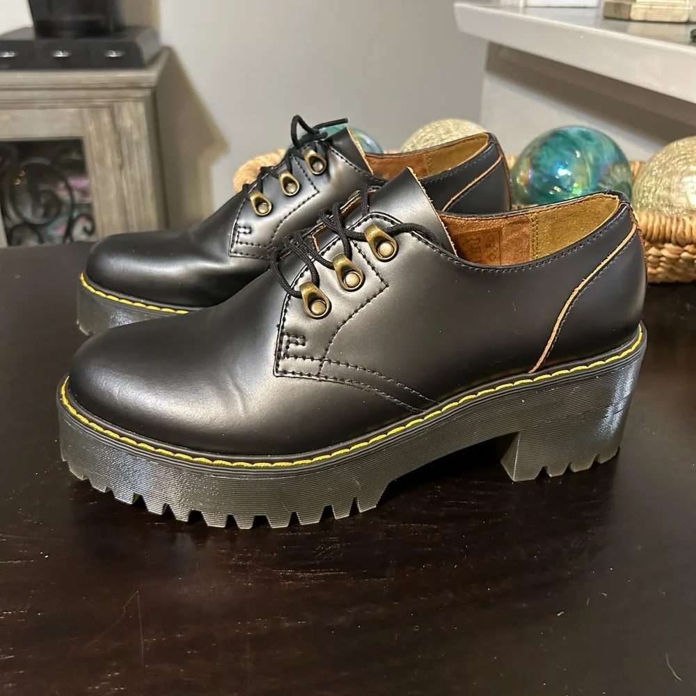 Dr Martens Chunky black platform Leonalo shoes Size 10 New